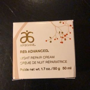Arbonne RE9 advanced night repair cream